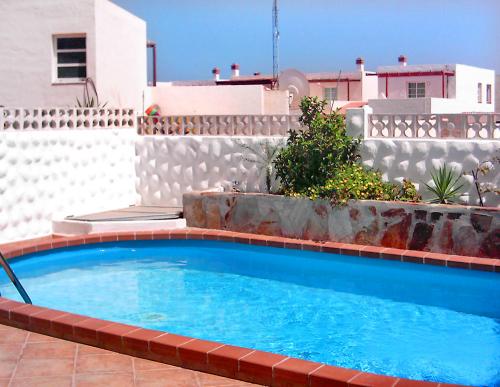 d8ef1490-9d37-4300-84e2-3973dff92d7b