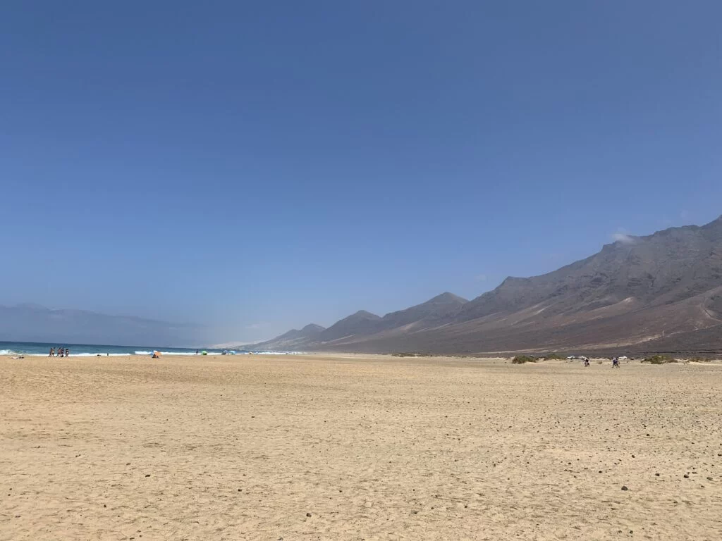 Einer der schönsten, aber auch gefährlichsten Strände der Insel: „Playa de Cofete“ an der Südwestküste von Fuerteventura